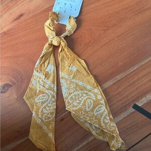 Altar’d State Yellow Bandana print Hair Tie Scarf NWT